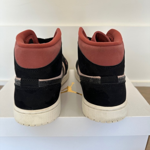 Women’s Nike Air Jordan’s Mid 1 Size 10.5 Canyon Rust - Picture 4 of 9